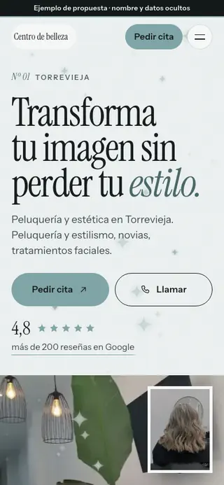 Captura de la web de peluquería y estética en Torrevieja, en el móvil. Nombre y datos ocultos.