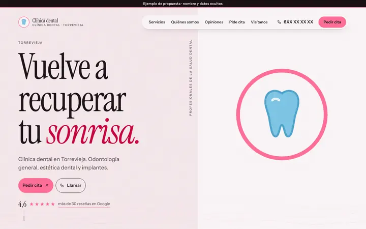 Captura de la web de clínica dental en Torrevieja, en el ordenador. Nombre y datos ocultos.