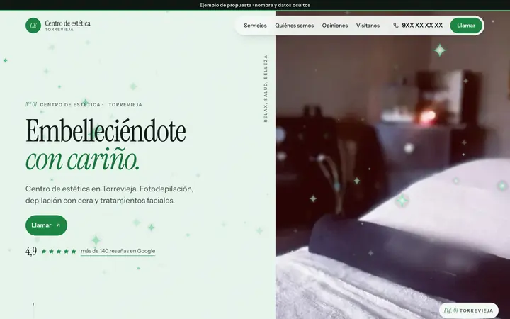 Captura de la web de centro de estética en Torrevieja, en el ordenador. Nombre y datos ocultos.