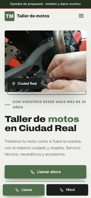 Captura de la web de taller y tienda de motos en Ciudad Real, en el móvil. Nombre y datos ocultos.